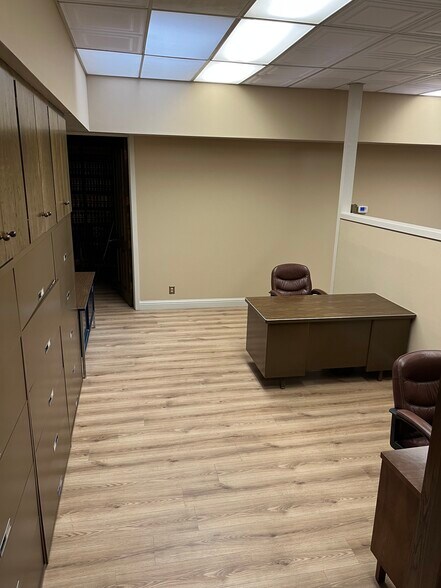 More Photos Of 4-10 W Alisal St, Salinas Office For Lease