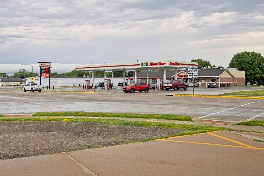 More Photos Of 735 W Main St, Waupun Office For Sale
