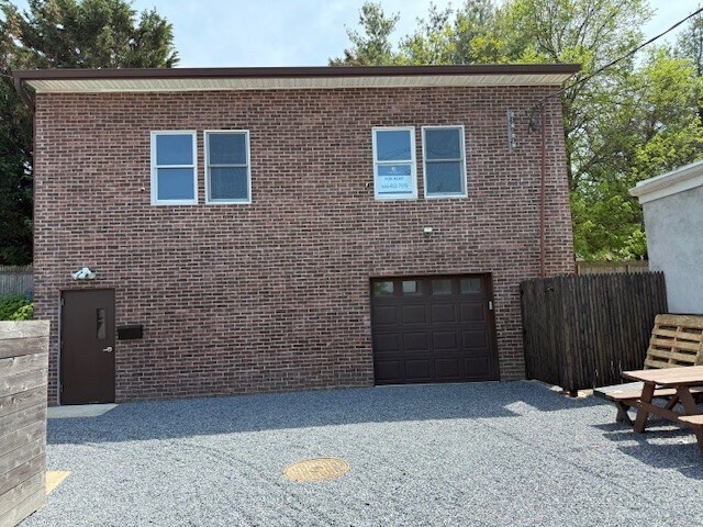 Primary Photo Of 94 Washington Dr, Centerport Showroom For Lease