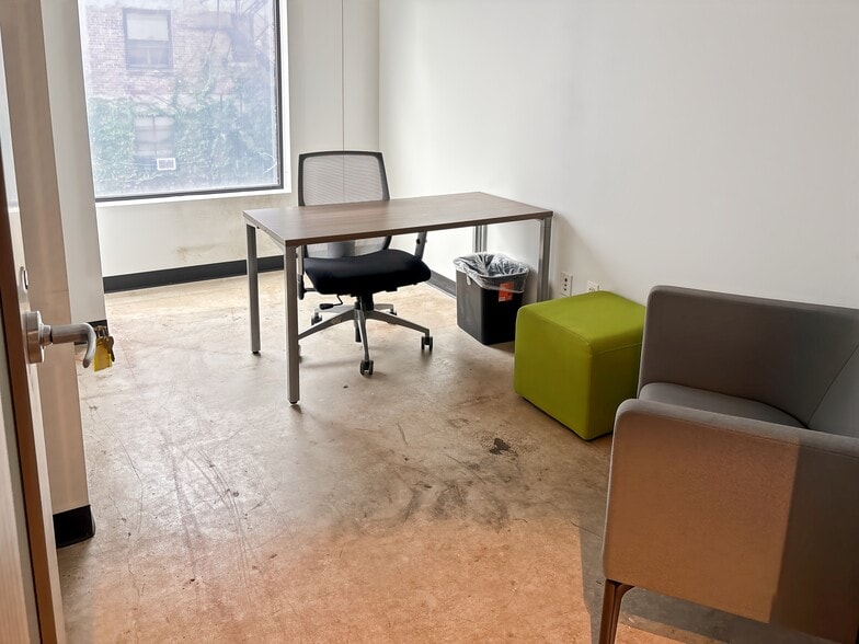 More Photos Of 5113 S Harper Ave, Chicago Coworking Space