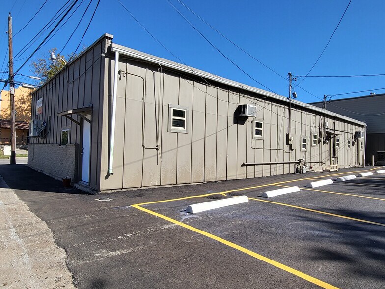 More Photos Of 1703-1709 W Avenue M, Temple Freestanding For Lease