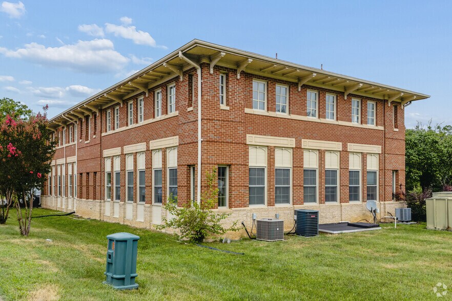More Photos Of 3920 Plank Rd, Fredericksburg Office Residential For Sale