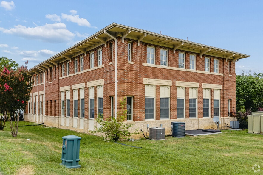 More Photos Of 3920 Plank Rd, Fredericksburg Office Residential For Sale