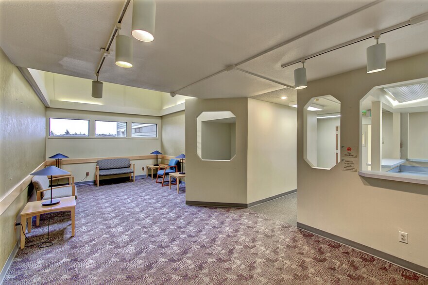 More Photos Of 18208 66th Ave NE, Kenmore Medical For Lease