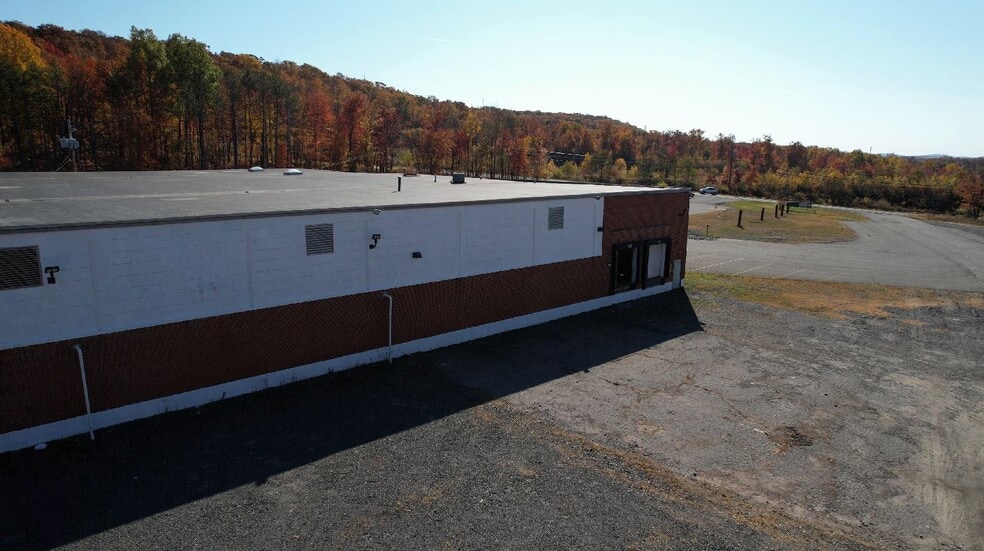 More Photos Of 333 Crestwood Dr, Mountain Top Manufacturing For Lease