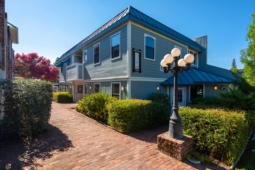 More Photos Of 367-387 N State St, Ukiah Office For Sale