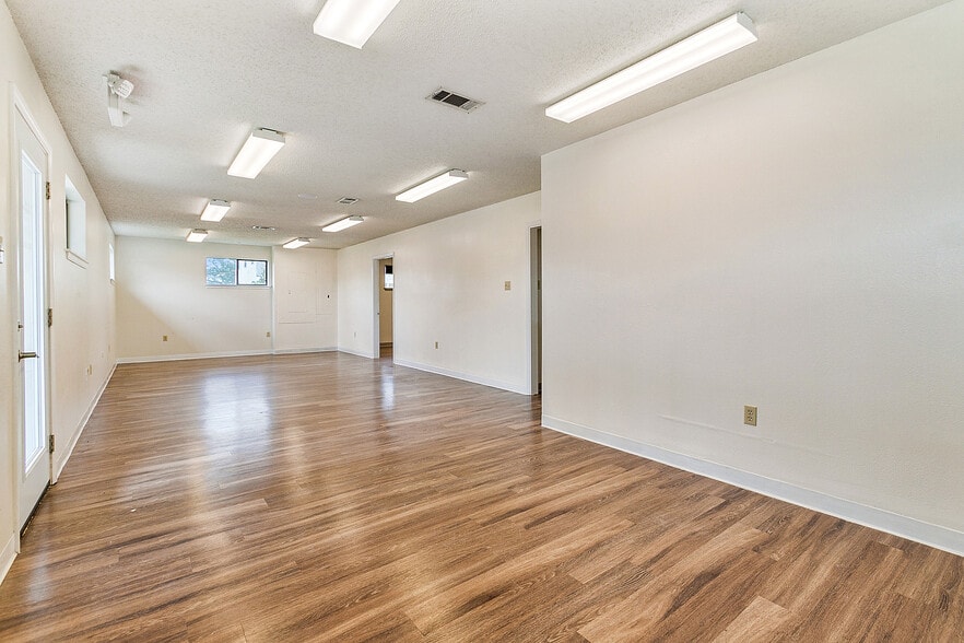 More Photos Of 8656 Highway 23, Belle Chasse Office For Sale