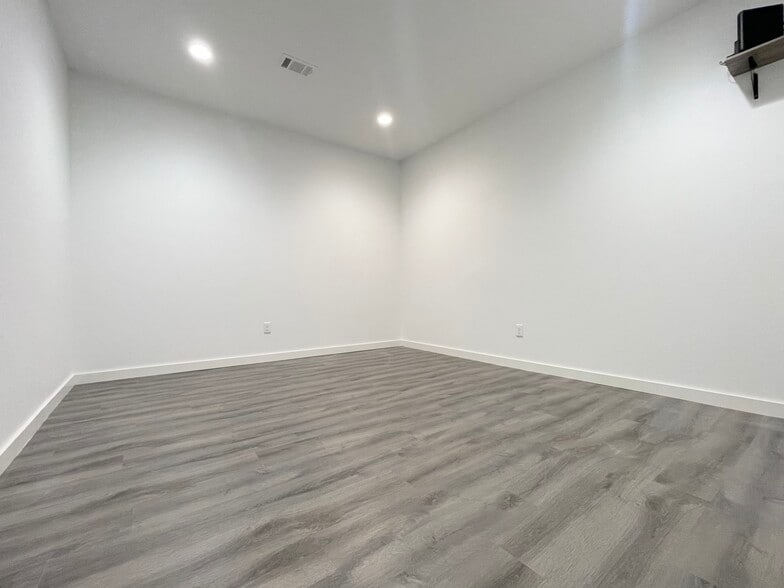 More Photos Of 55 Linker Mountain Rd, Dover Light Manufacturing For Sale