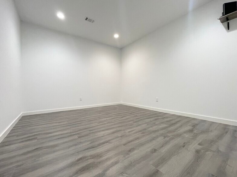 More Photos Of 55 Linker Mountain Rd, Dover Light Manufacturing For Sale