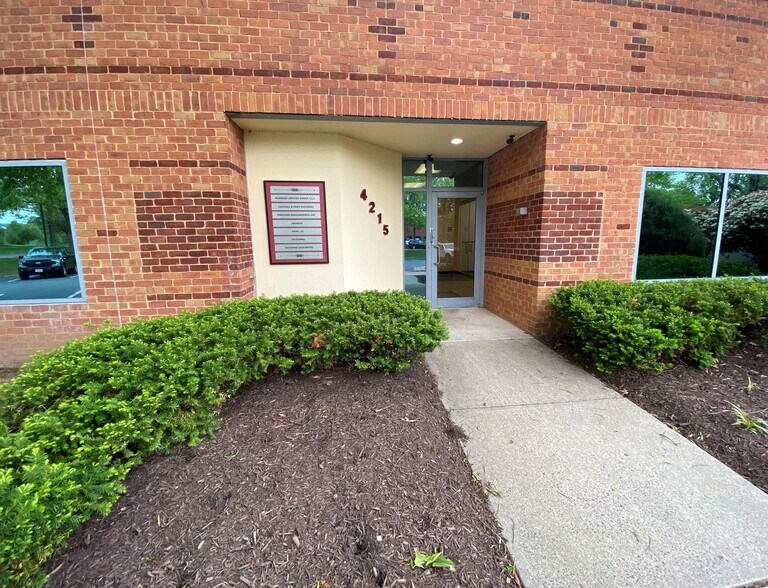 More Photos Of 4215 Lafayette Center Dr, Chantilly Office For Sale