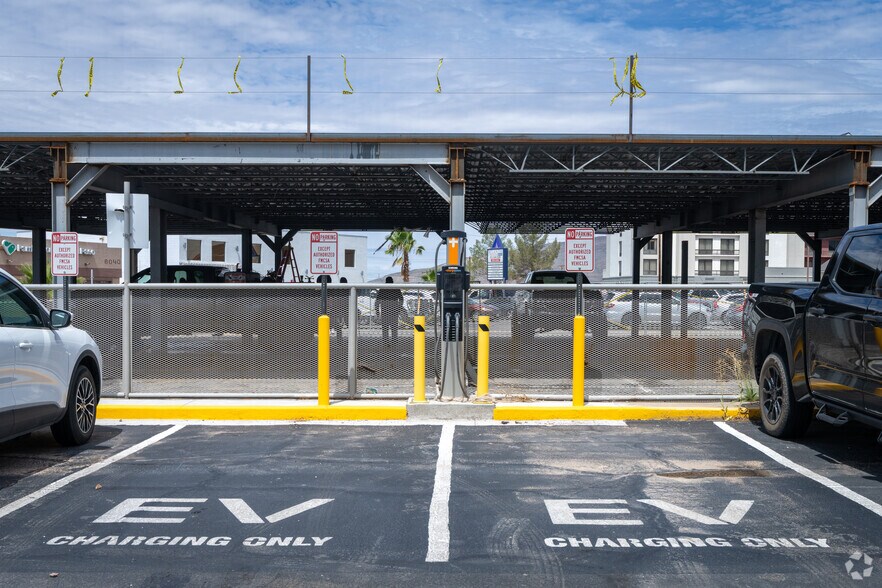 More Photos Of 6070 Gateway Blvd E, El Paso Office For Sale