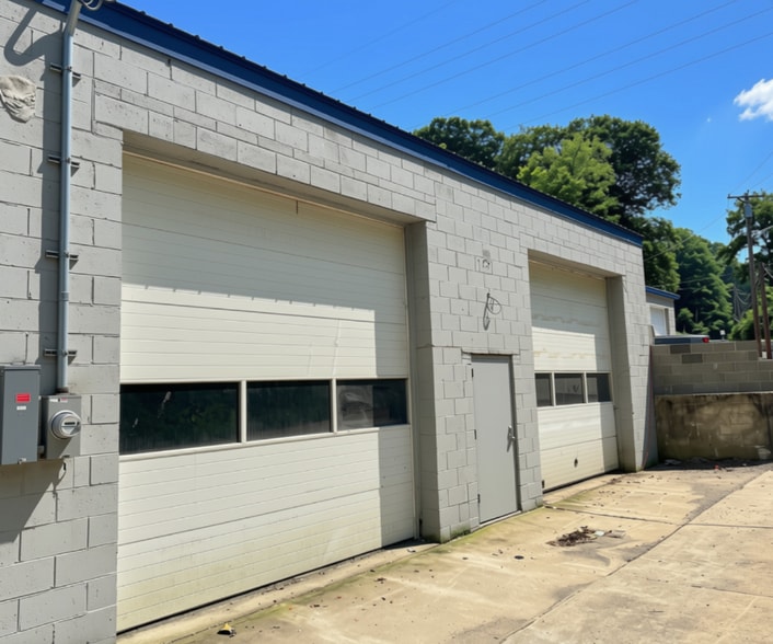 Primary Photo Of 5 McGovern Blvd, Crescent Flex For Lease