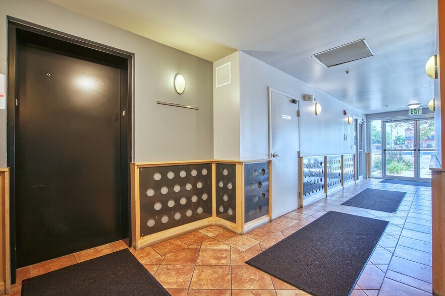 More Photos Of 3020 Carbon Pl, Boulder Office For Sale