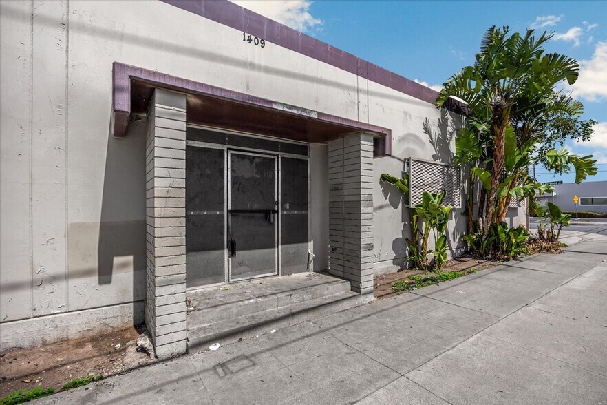 More Photos Of 1409 E St. Gertrude Pl, Santa Ana Warehouse For Sale