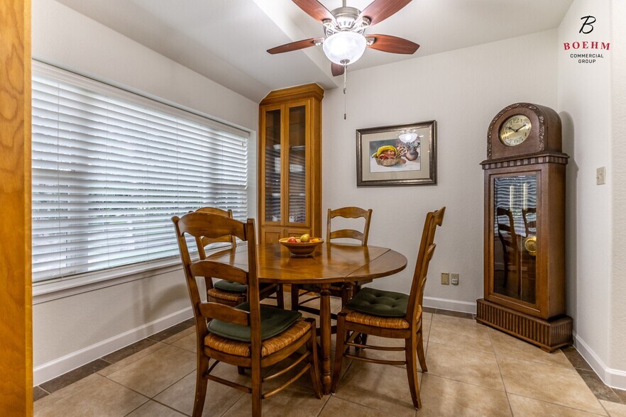 More Photos Of 50500 Interstate 10 W, Comfort Office For Sale