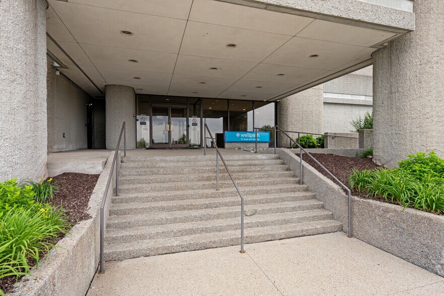 More Photos Of 3340 Perimeter Hill Dr, Nashville Office For Lease