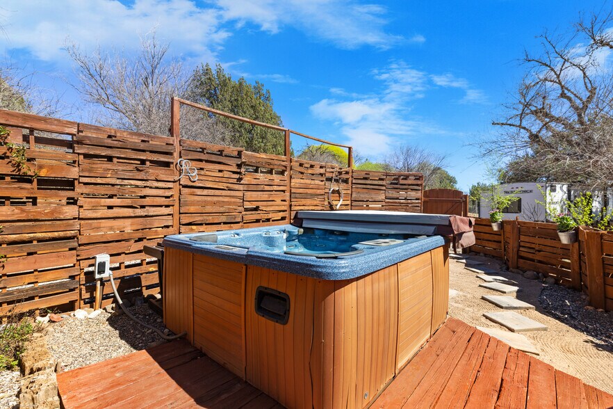 More Photos Of 10580 E Swinging Bridge Ln, Cornville Specialty For Sale