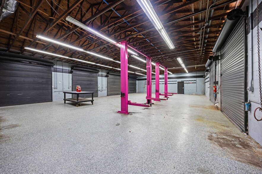 More Photos Of 1901 Danr Dr NE, Palm Bay Warehouse For Sale