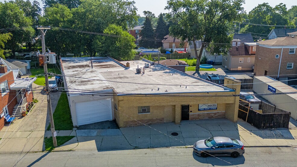 Primary Photo Of 13039 S Division St, Blue Island Manufacturing For Sale