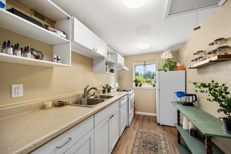 More Photos Of 1048 N 3rd St, Coeur d'Alene Office For Sale