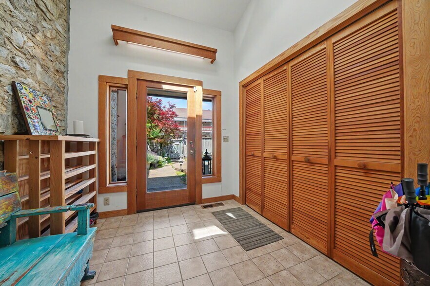 More Photos Of 21376 Consolation St, Volcano Specialty For Sale