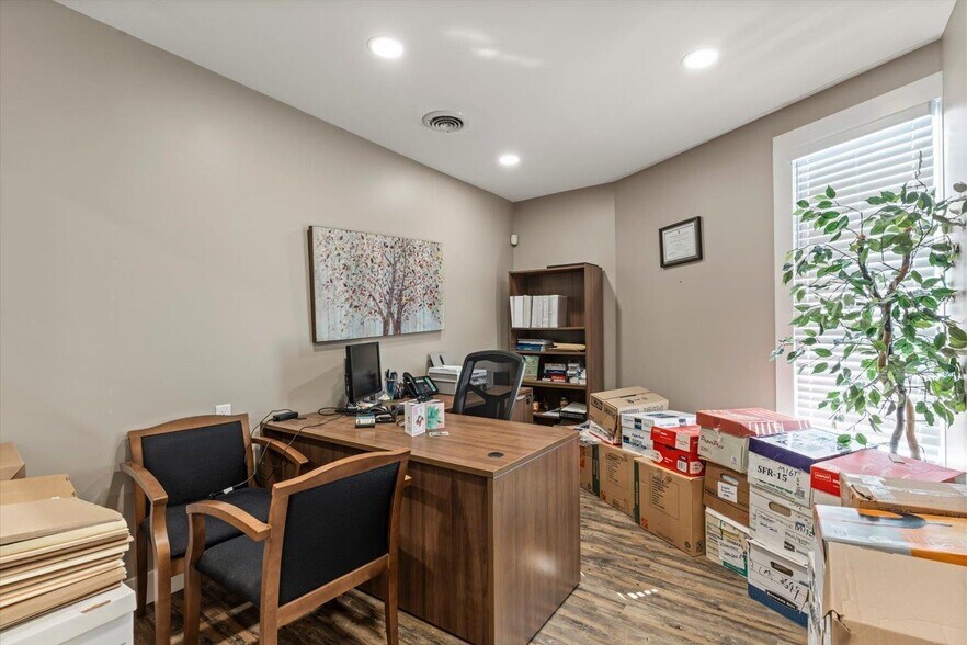 More Photos Of 42375 Yarrow Central Rd, Chilliwack Storefront Retail Residential For Sale