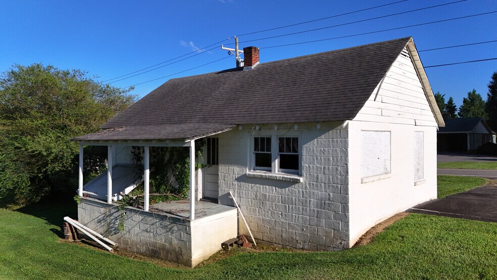 More Photos Of 1314 Old Highway 601, Mount Airy Office For Sale