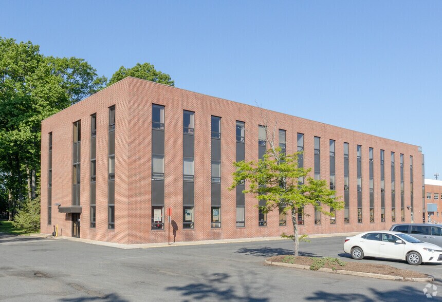 More Photos Of 1460 Livingston Ave, North Brunswick Warehouse For Lease