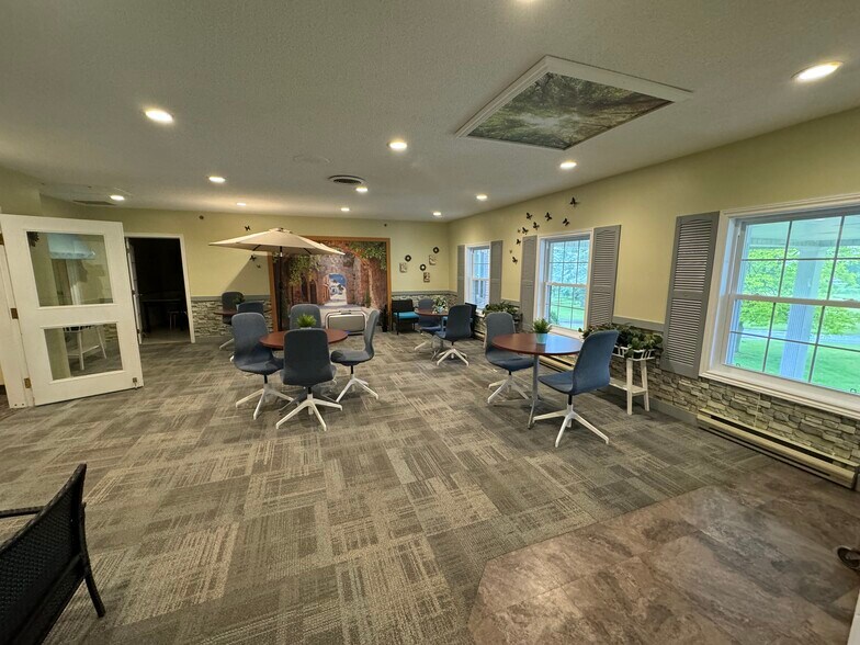 More Photos Of 725 Gibralter St, Norfolk Flex For Sale