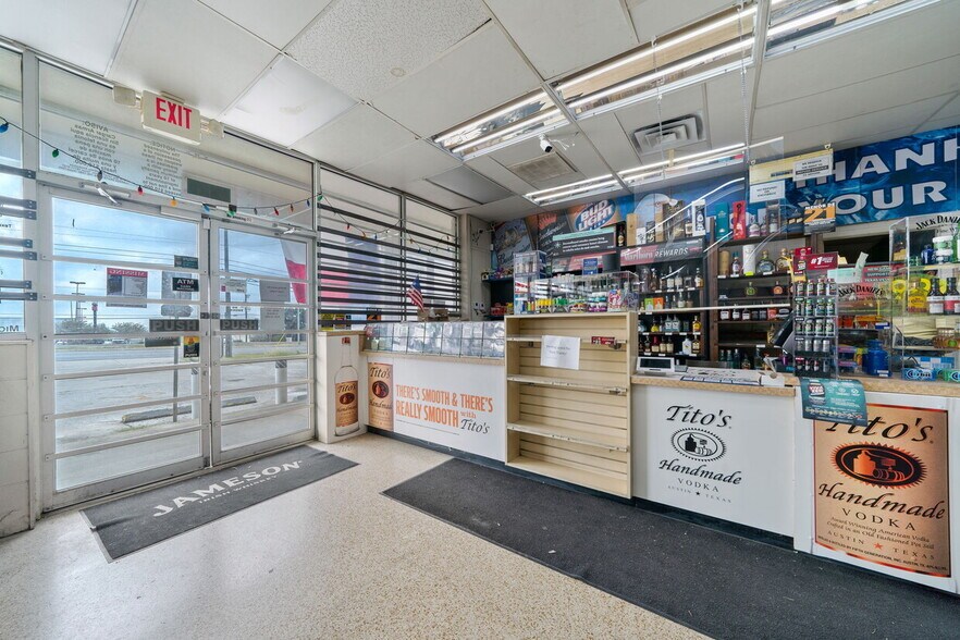 More Photos Of 6325 Bandera Rd, San Antonio Convenience Store For Sale