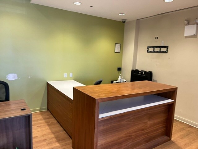 More Photos Of 405 Hunts Point Ave, Bronx Storefront For Lease