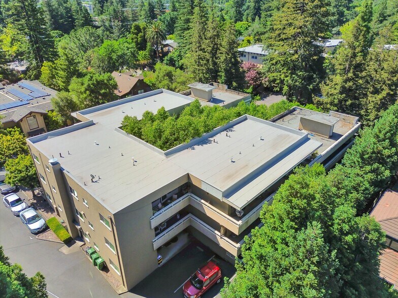 More Photos Of 1118 Sir Francis Drake Blvd, Kentfield Apartments For Sale