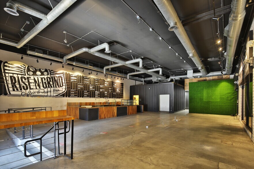 More Photos Of 6501 Hollywood Blvd, Hollywood Storefront Retail Office For Sale