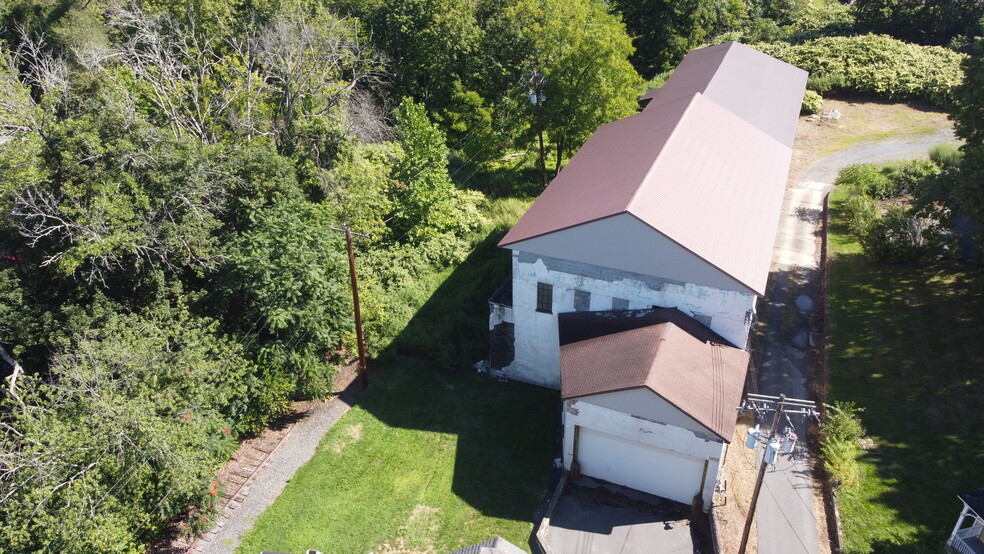 More Photos Of 2763 Highway 6, Slate Hill Warehouse For Sale