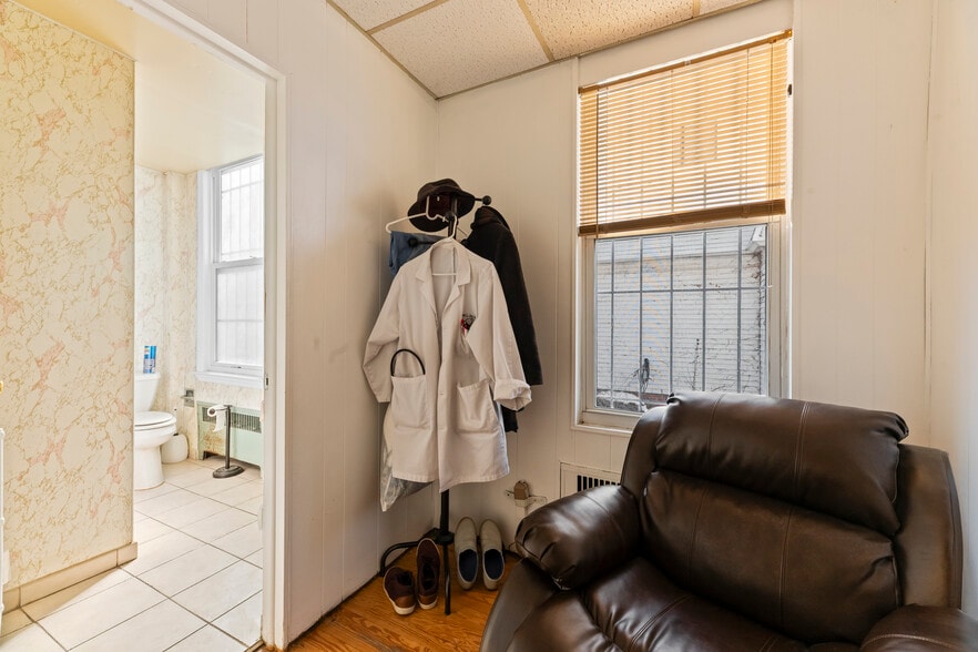 More Photos Of 137 Livingston Ave, New Brunswick Office Residential For Sale