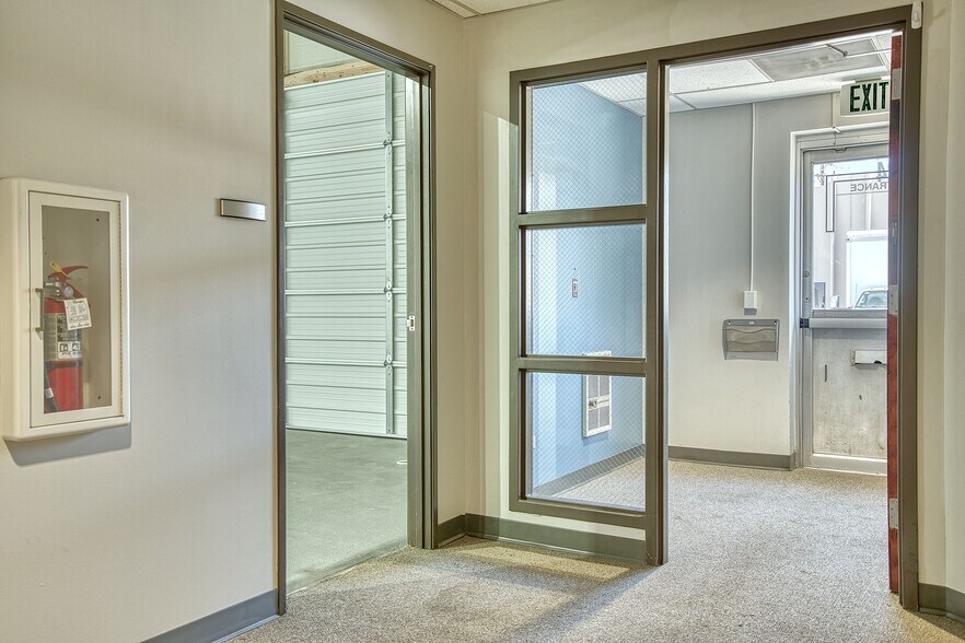 More Photos Of 2590 W 2nd Ave, Denver Flex For Sale