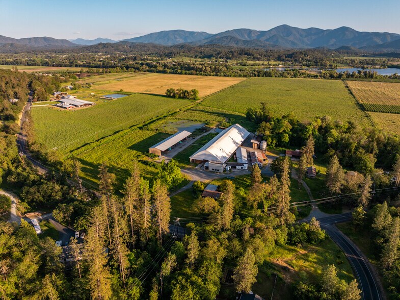 More Photos Of 6531 Lower River Rd, Grants Pass Specialty For Sale