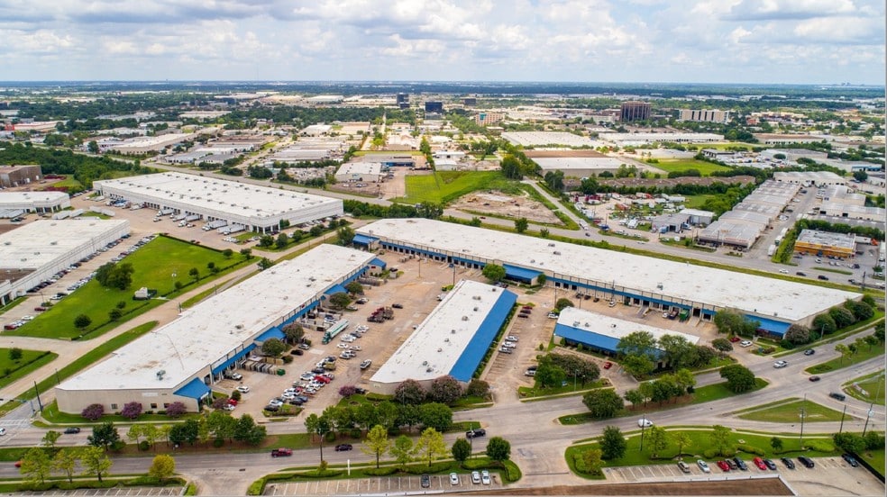 More Photos Of 8758 Clay Rd, Houston Warehouse For Lease