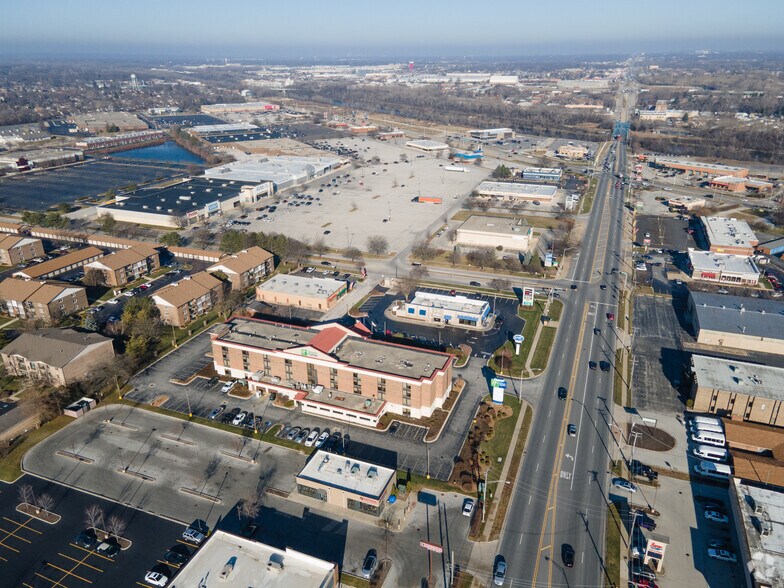 More Photos Of 13330 Cicero Ave, Crestwood Hotel For Sale