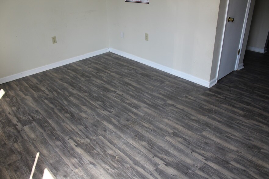 More Photos Of 9580 Madison Blvd, Madison Light Distribution For Lease