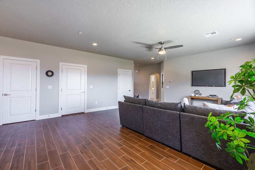 More Photos Of 278 2020 w, Hurricane Specialty For Sale