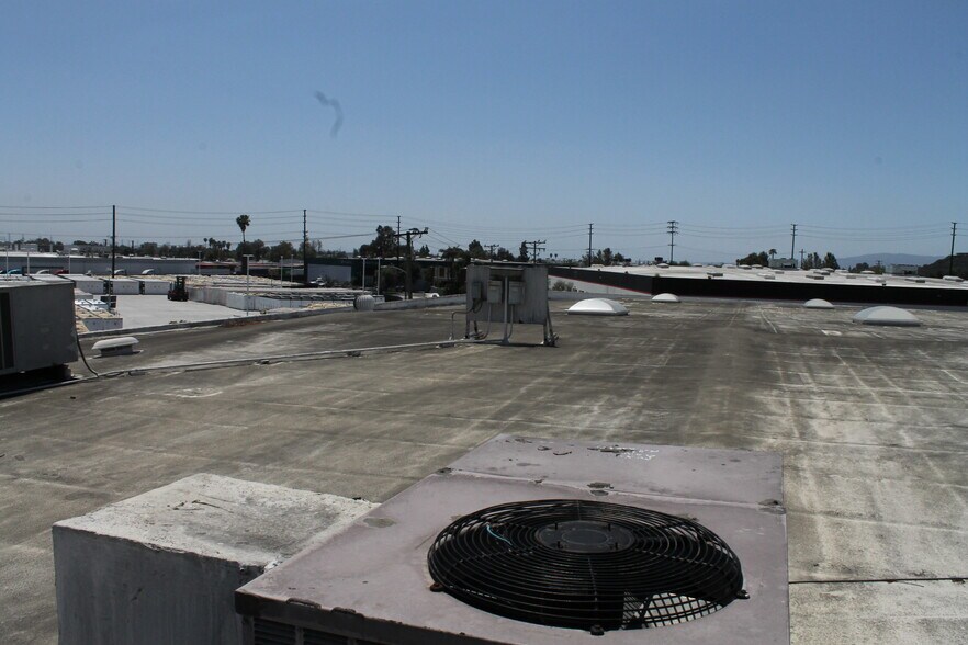 More Photos Of 18737 S Reyes Ave, East Rancho Dominguez Distribution For Sale