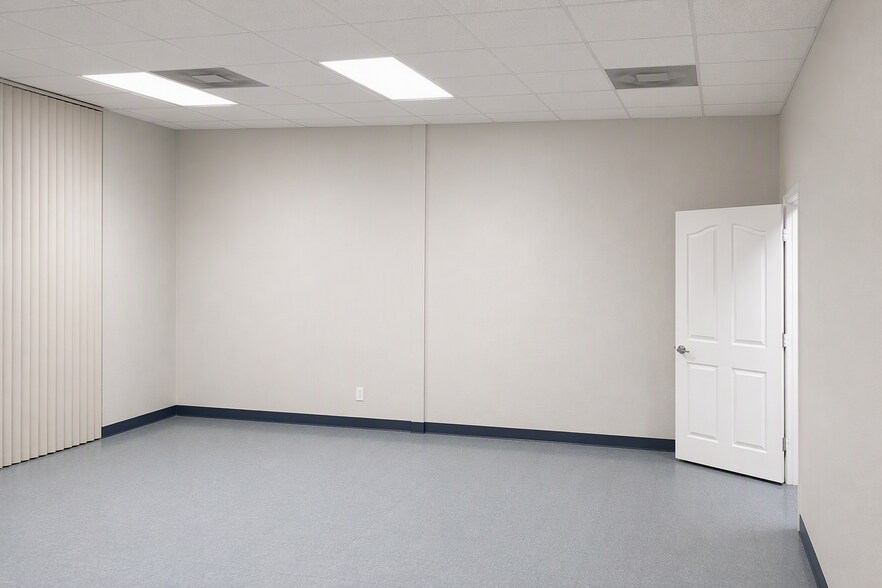 More Photos Of 2190 NW Reserve Park Trace, Port Saint Lucie Showroom For Lease