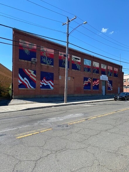 More Photos Of 917 Housatonic Ave, Bridgeport Warehouse For Lease