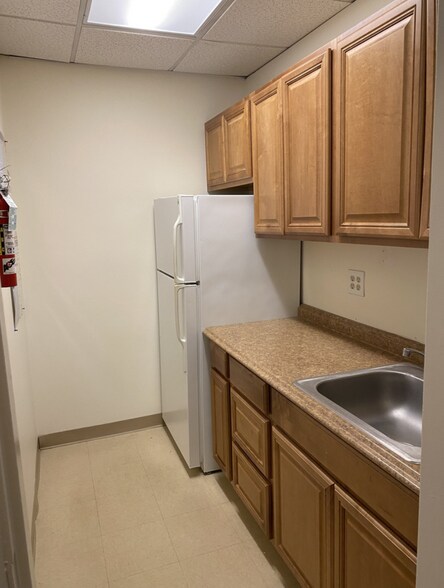 More Photos Of 11250 Roger Bacon Dr, Reston Office For Lease