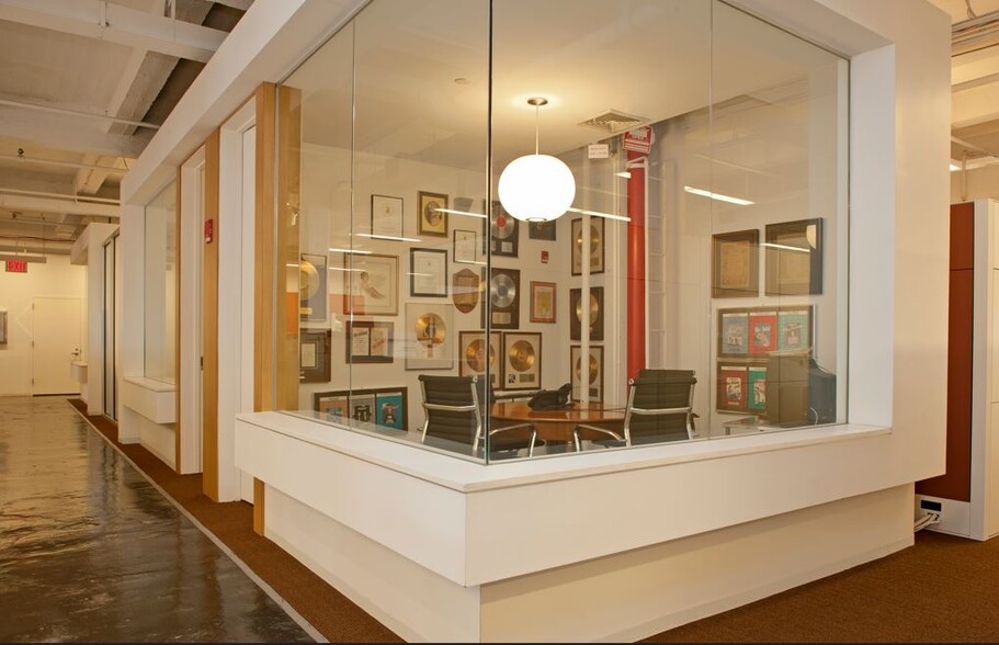 More Photos Of 229 W 28th St, New York Office For Lease