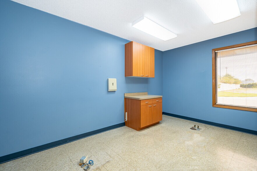 More Photos Of 13330 W Colonial Dr, Winter Garden Medical For Lease