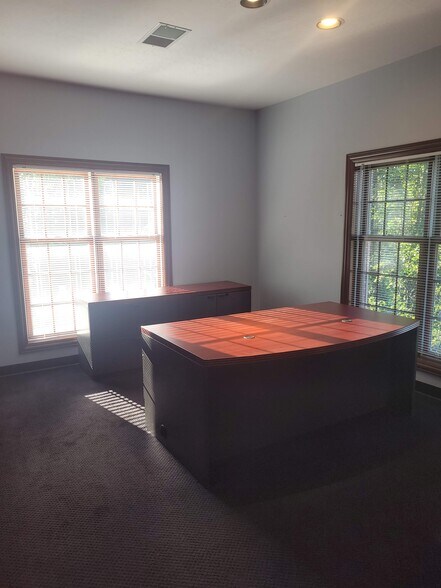 More Photos Of 116 County Line Rd W, Westerville Loft Creative Space For Sale