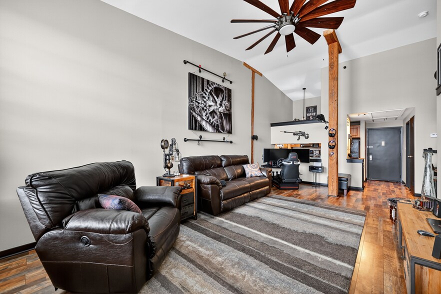 More Photos Of 155 S Poplar St, Elizabethtown Apartments For Sale