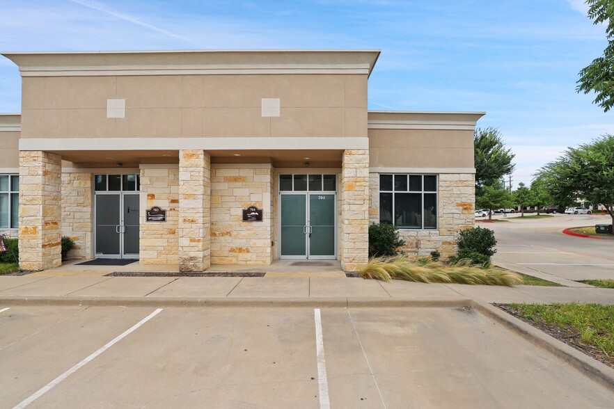 Primary Photo Of 3900 S Stonebridge Dr, McKinney Medical For Sale